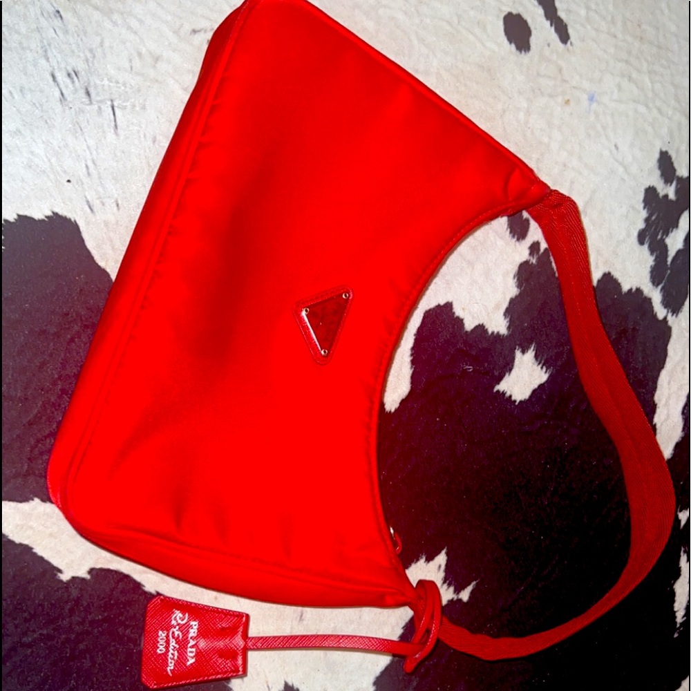 (FOR SALE) Red Re-Nylon Re-Edition 2000 mini-bag